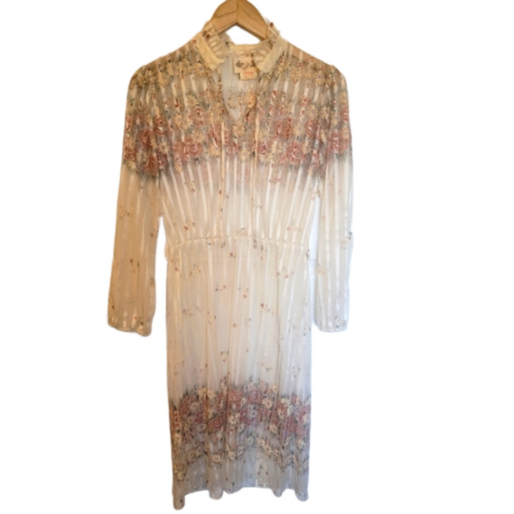 Lovely rare vintage Sears night gown